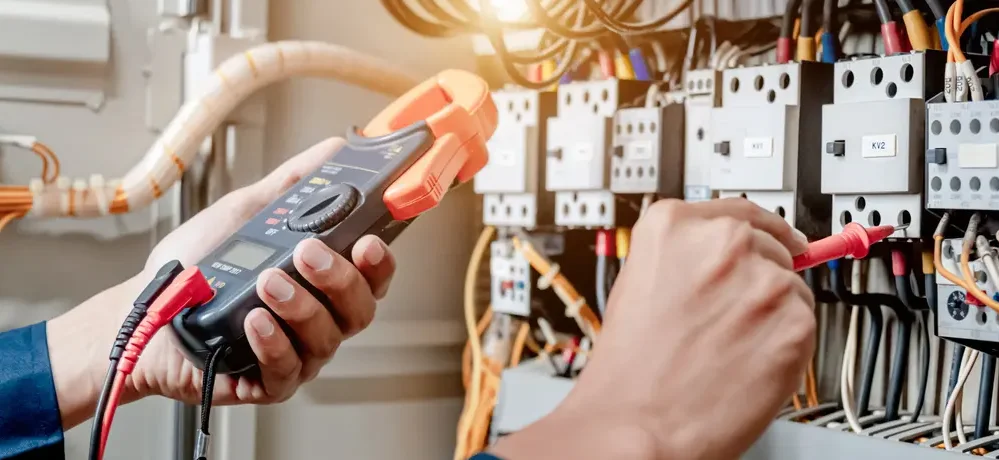 imagem de um eletricista
