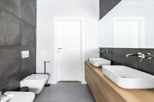 Banheiro com porcelanato