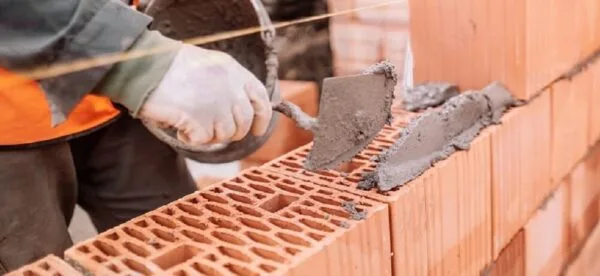 Ferramentas para pedreiro: 28 equipamentos indispensáveis