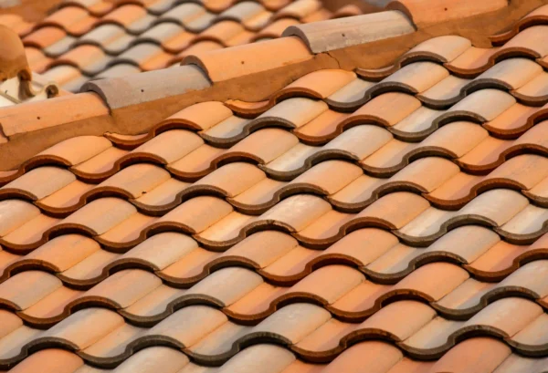 Tipos de telhas mais comuns e como instalar na sua obra