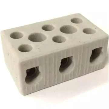 Imagem de um conector de porcelana