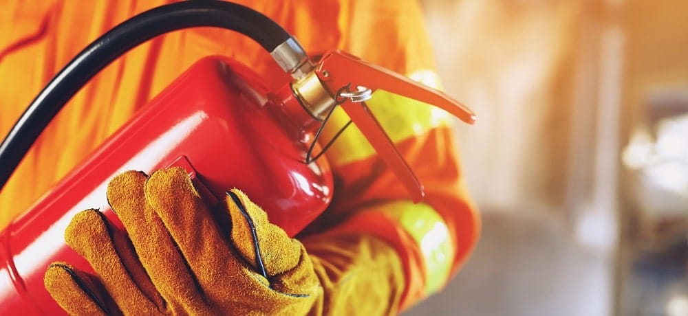Quais são as 5 classes de incêndio e quais tipos de extintores usar?