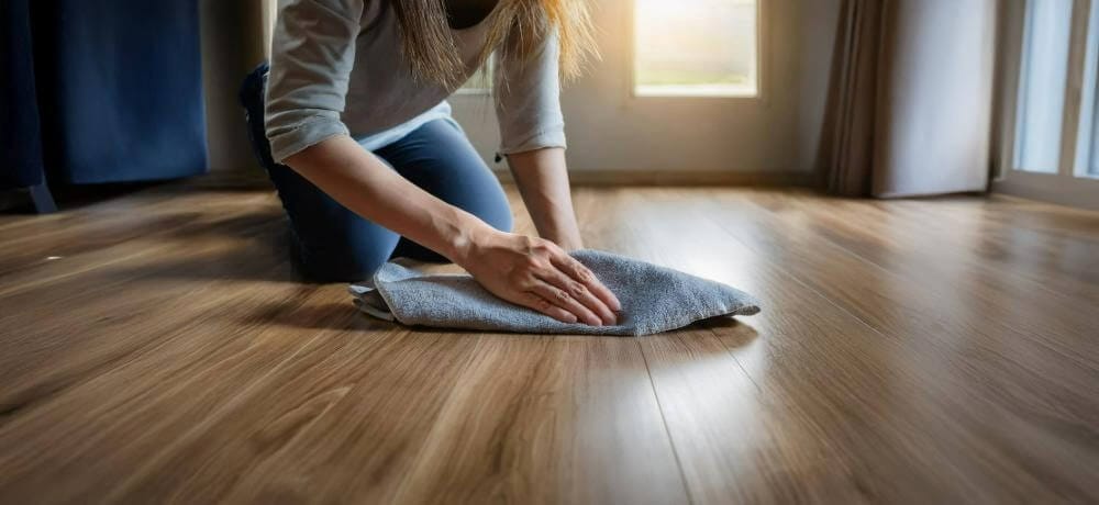 Como limpar piso laminado e deixar brilhando