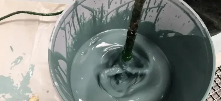 Tinta epóxi para banheiro: tipos, principais vantagens e como aplicar