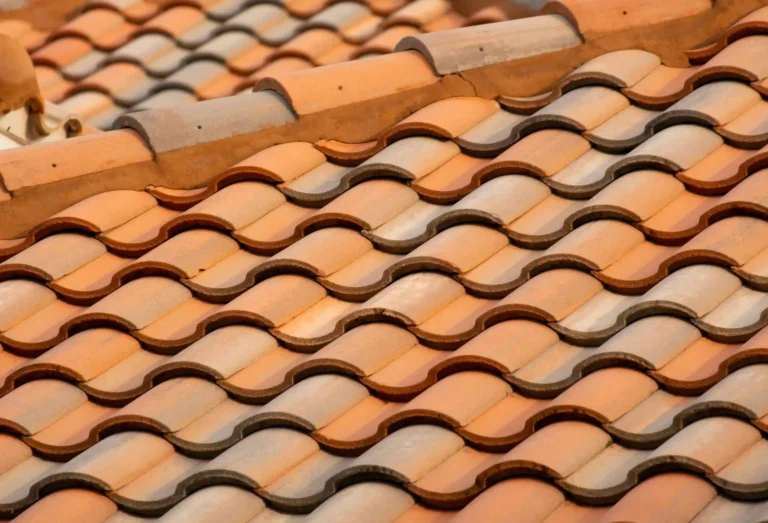 Tipos de telhas mais comuns e como instalar na sua obra